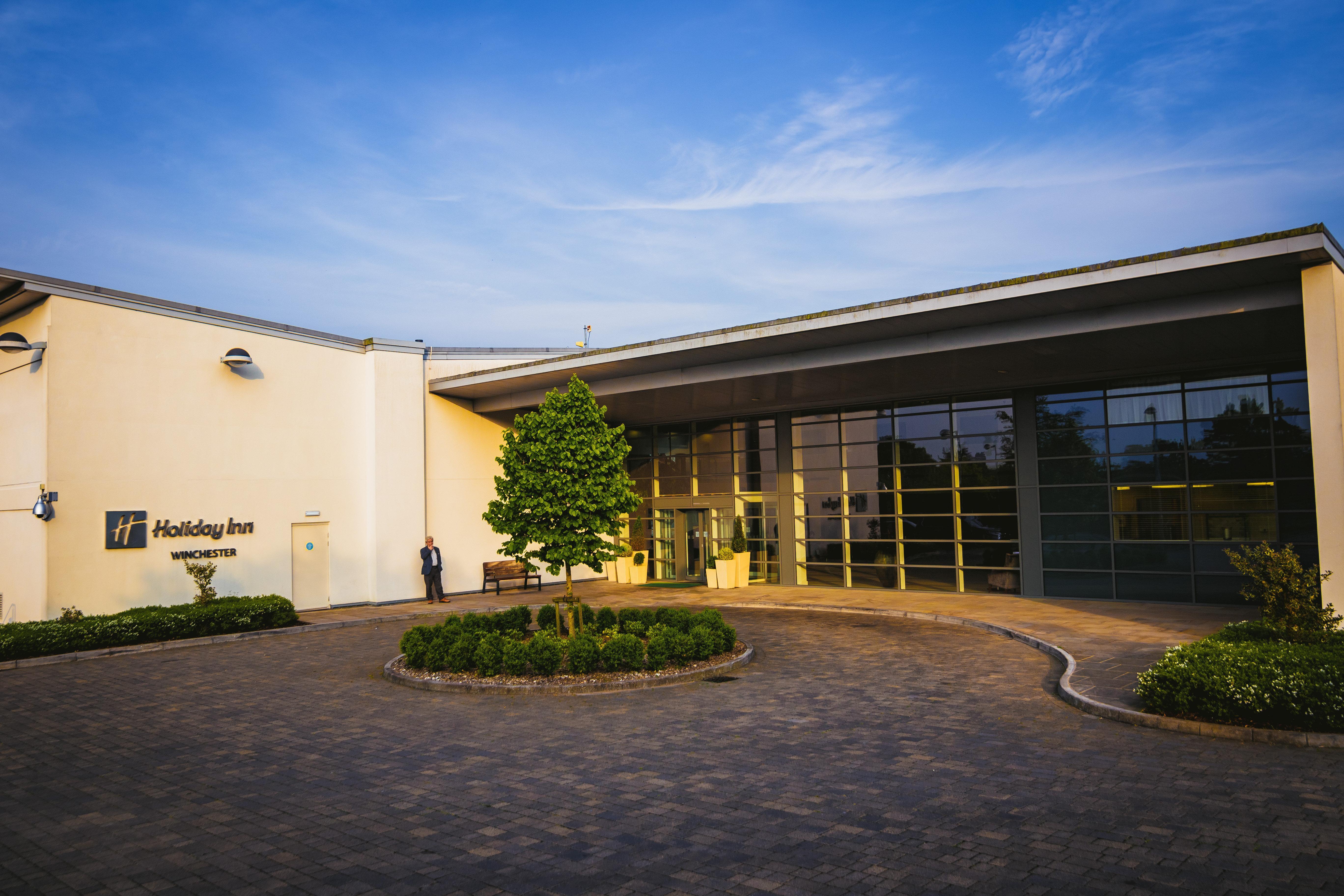 Holiday Inn Winchester Exterior foto